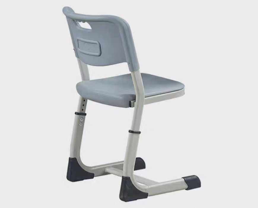 Школьные парты и стулья