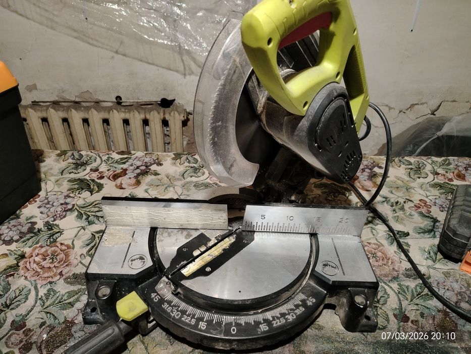 Продам торцовочнуюпилу