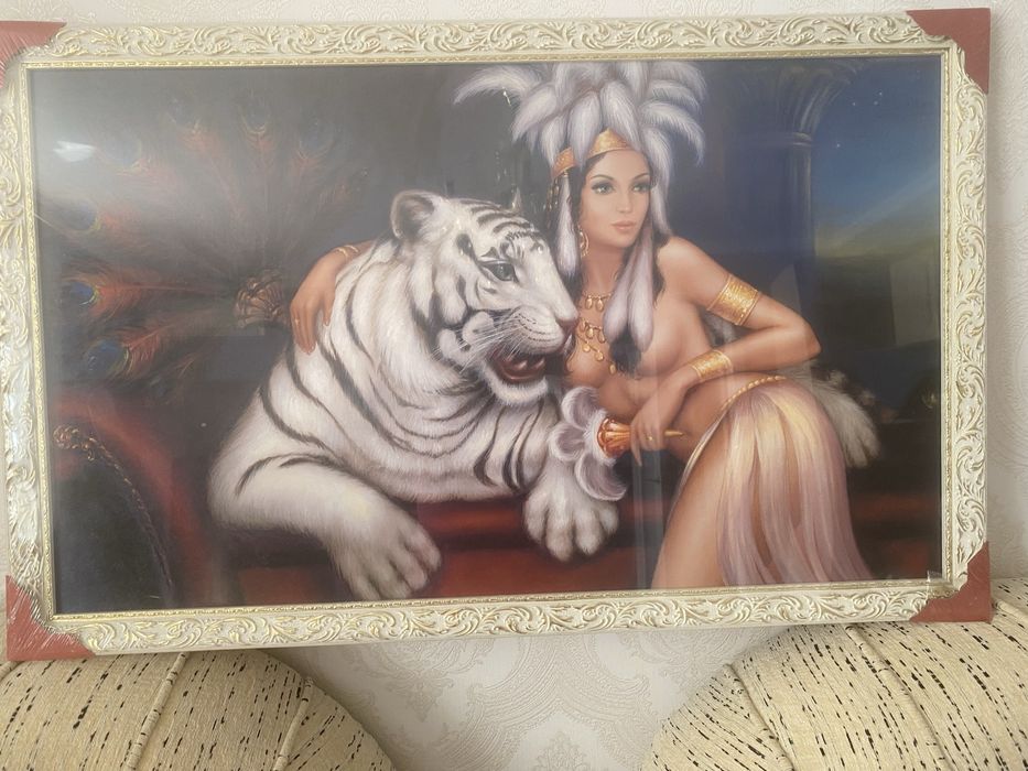 Продам картину в хорошем  состоянии  в упаковке