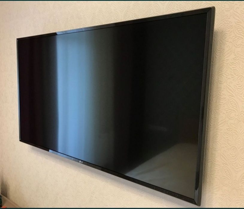 Smart TV LG 110 cм