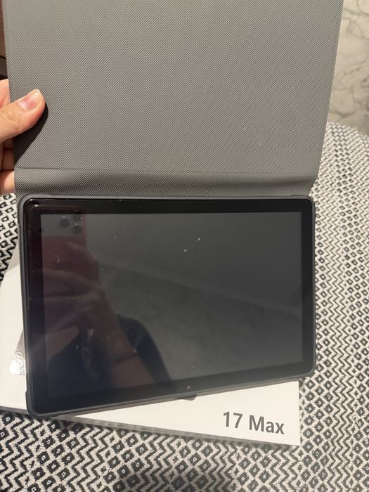 Планшет 17 про мах
