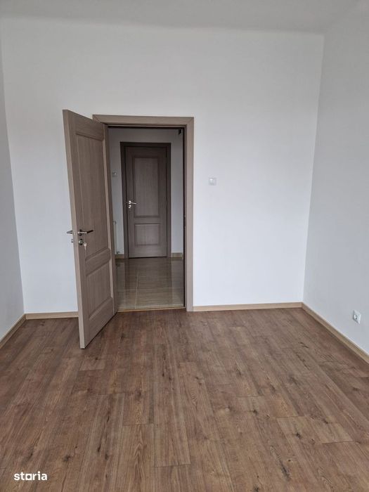 Apartament cu 3 camere decomandate, etaj 1, superfinisat, in Centru