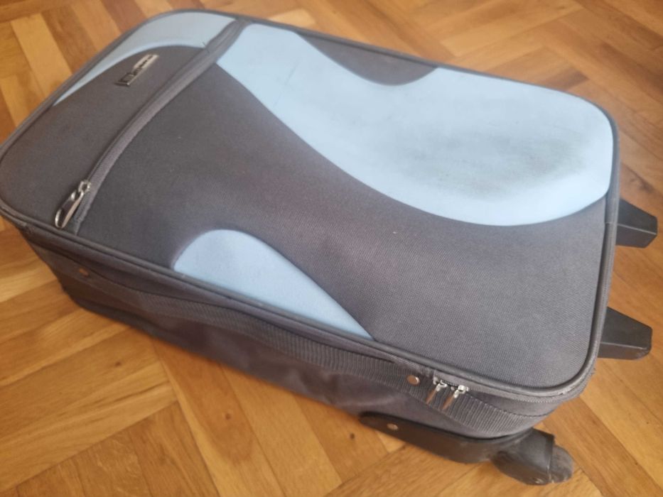 Среден размер куфар