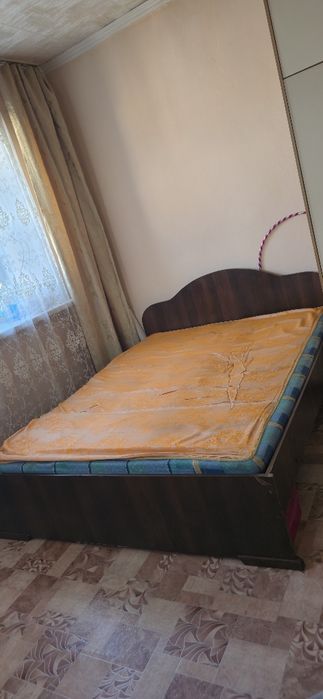 Продам двуспальную кровать