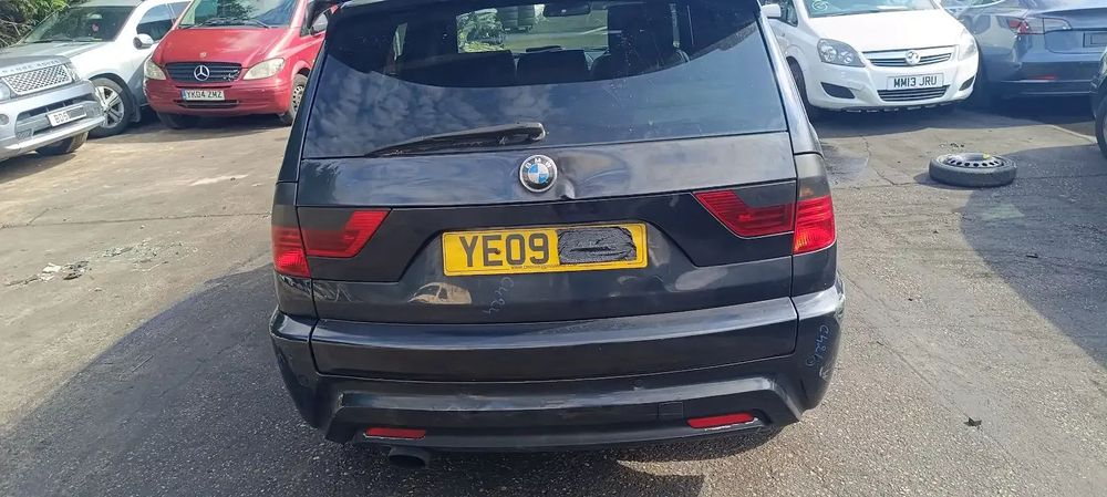 Dezmembrari / Dezmembrez BMW X3 E83 2.0 N47D20O0 cutie viteze automată cod culoare CARBONSCHWARZ METALLIC (416)