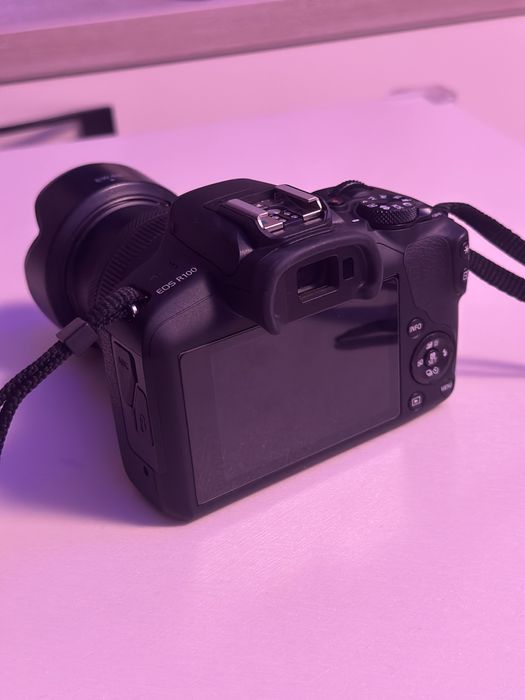 Canon EOS R100 + RF-S 18-45mm