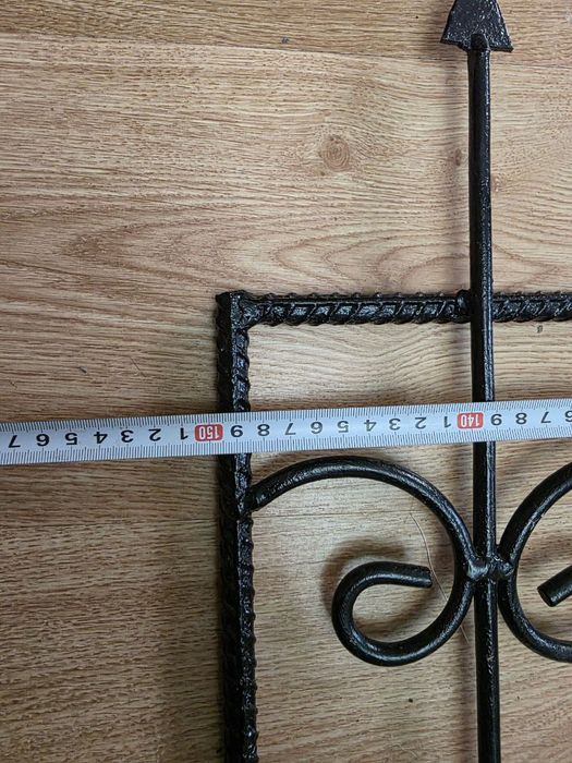 Продам металлическую решетку на окно