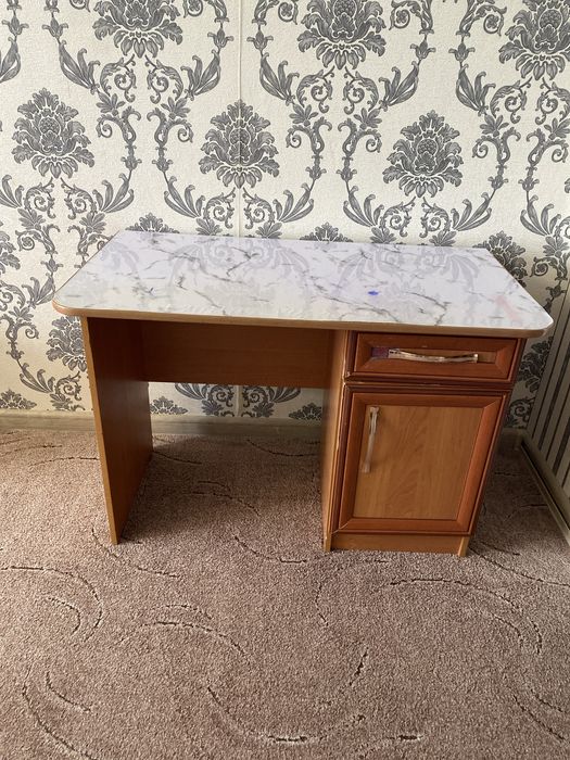 Продам письменный стол