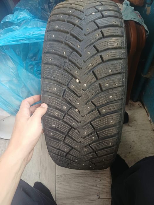 Продам шины зимние один сезон
