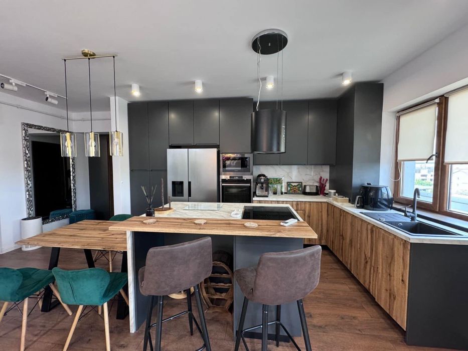 Apartament 3 camere premium | 82 mp + balcon 10 mp | 2 parcări Klauss | mobilat