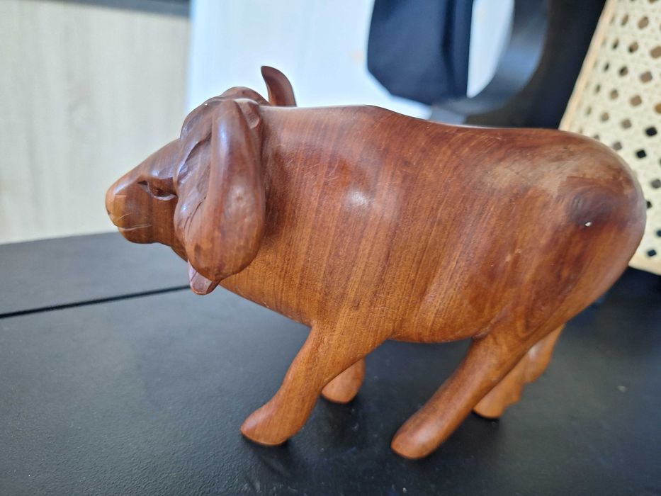 Африканска дървена статуетка Телец