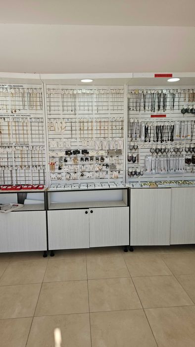 Vitrine bijuterii de vanzare