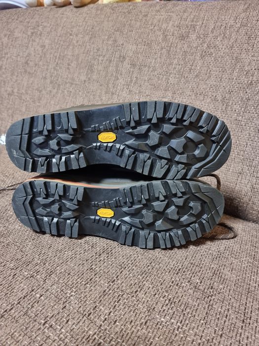 Bocanci meindl nr 44