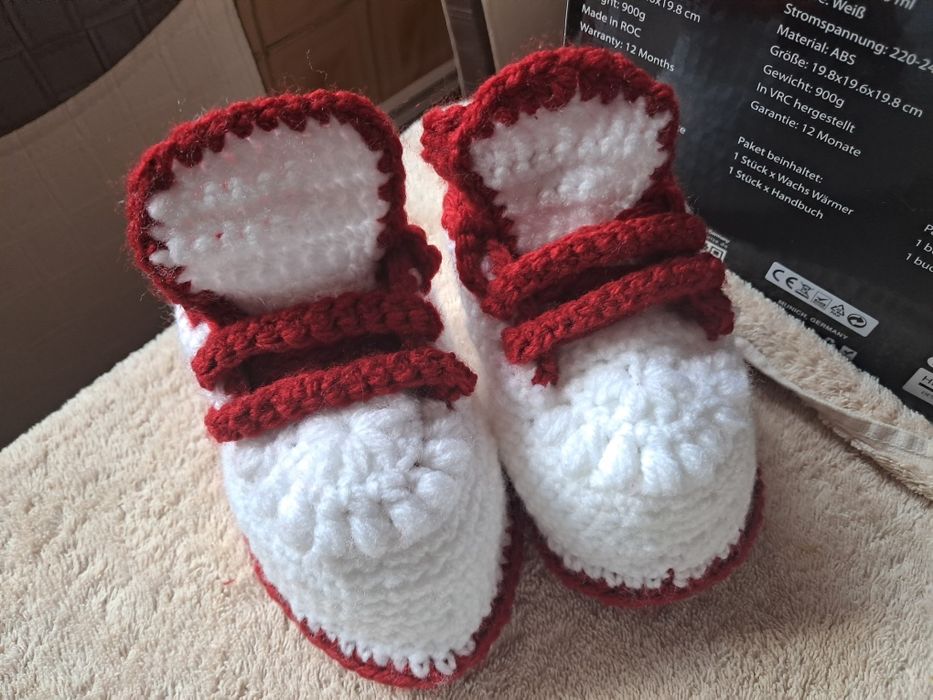 Botosi bebe diferite modele si culori