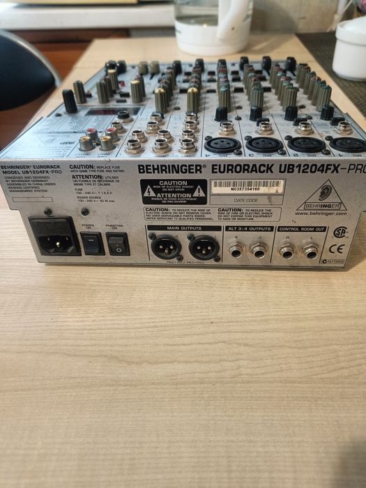 Активные колонки 2 шт + микшер.