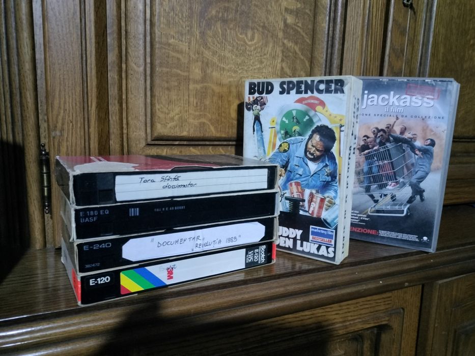 30 de Casete video cu filme dublate,documentare,desene animate