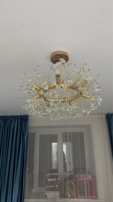 Продам красивую люстру