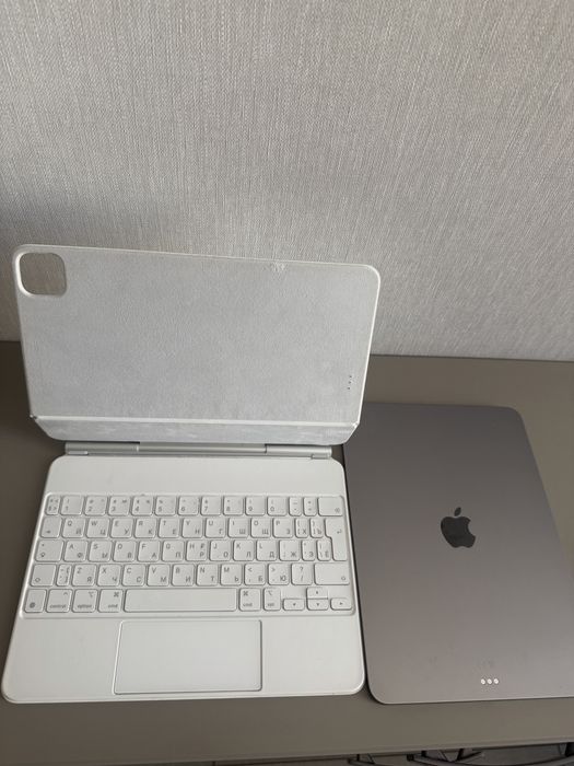 продам Планшет Apple iPad Air 11