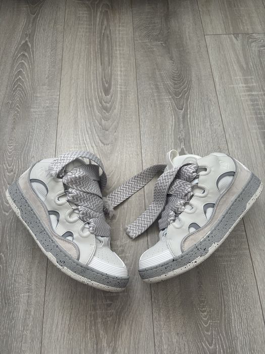 Lanvin Curb