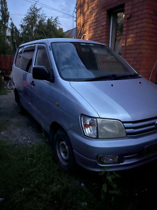 Продам тайоту ноах