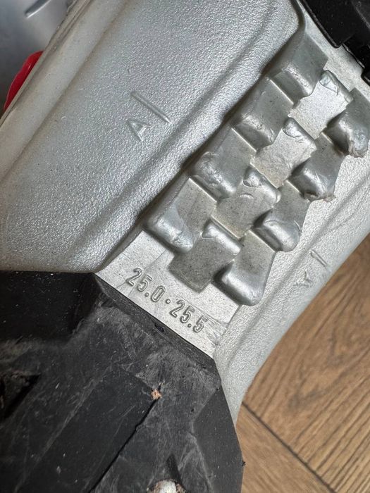 Продам ботинки лыжные