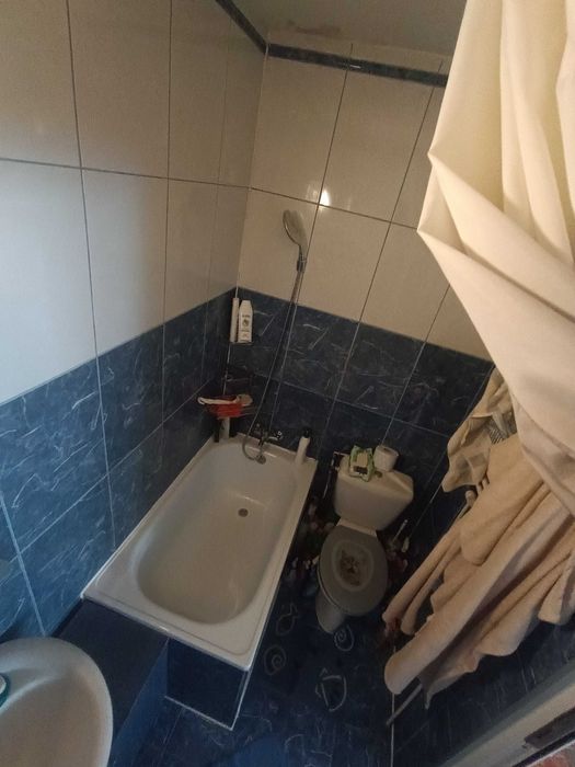 Vanzare apartament o camera