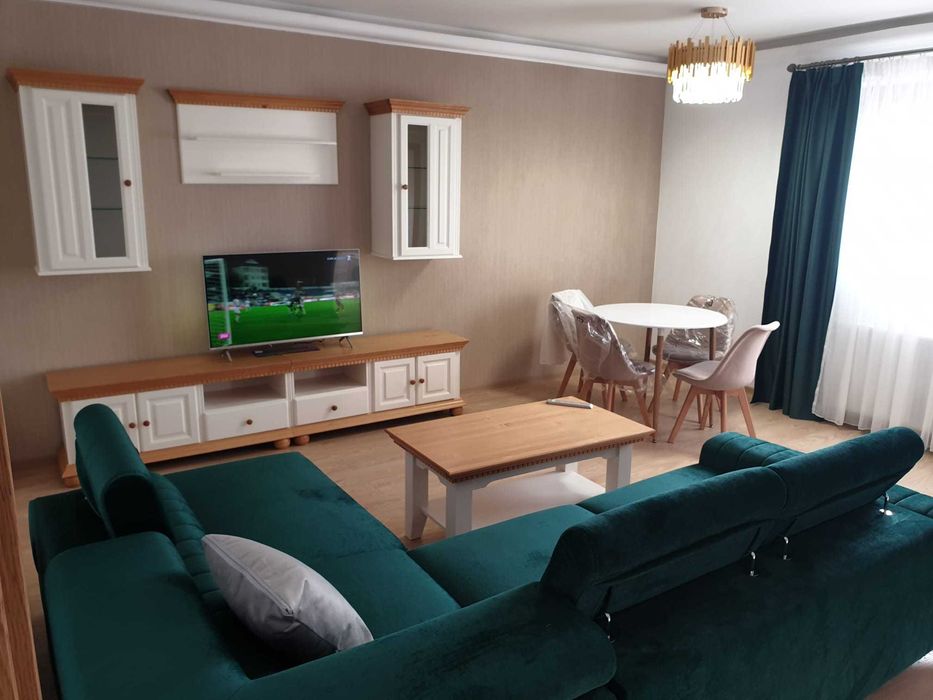 Apartament 100 mp  în Sibiu  zona Sub Arini - curte  -  ideal locuire / activitate profesională