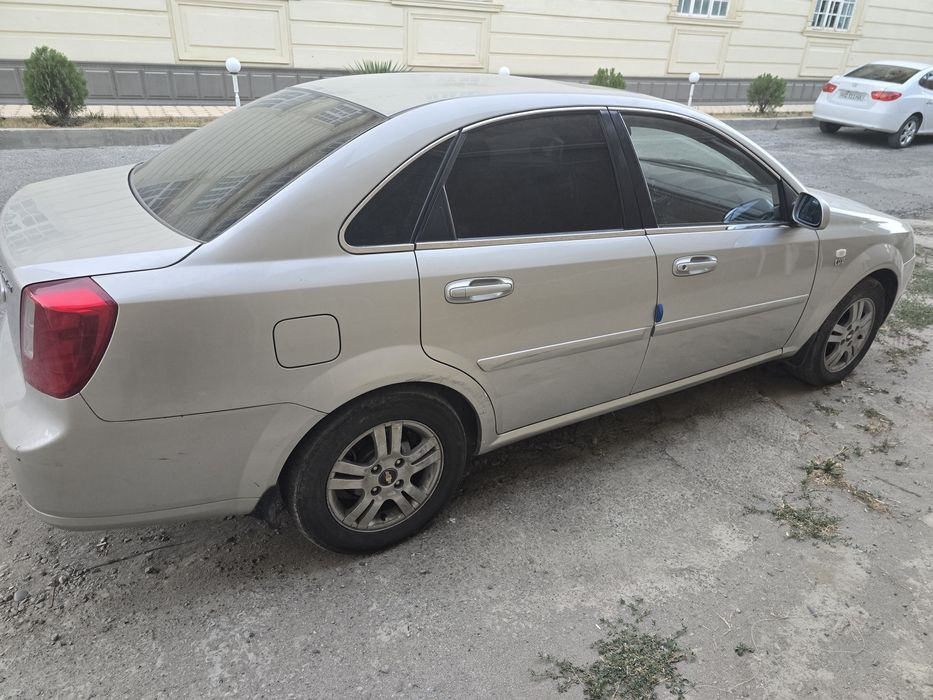 Продается автомобил ласетти.можно под выкуп