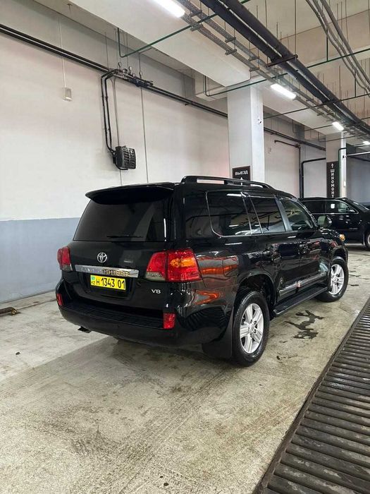Автомобили Land Cruiser 200