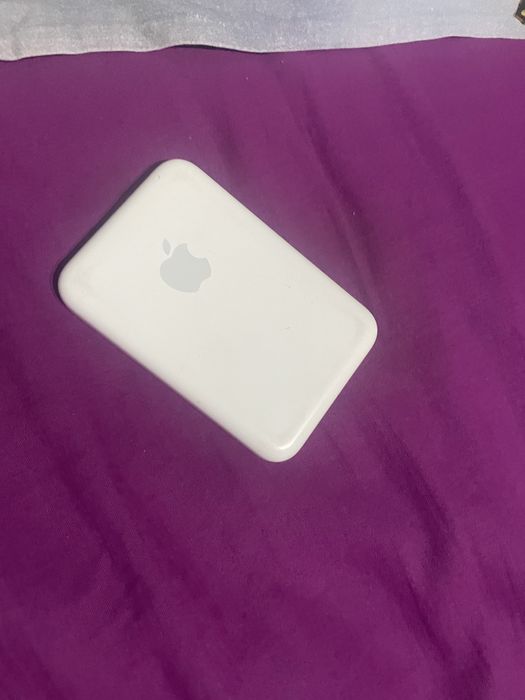 Повербанк Magsafe
