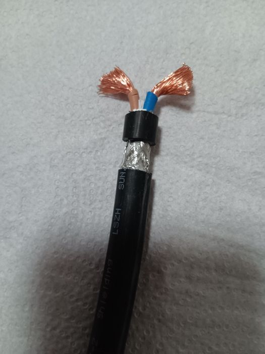 Cablu electric din cupru cu manta metalică