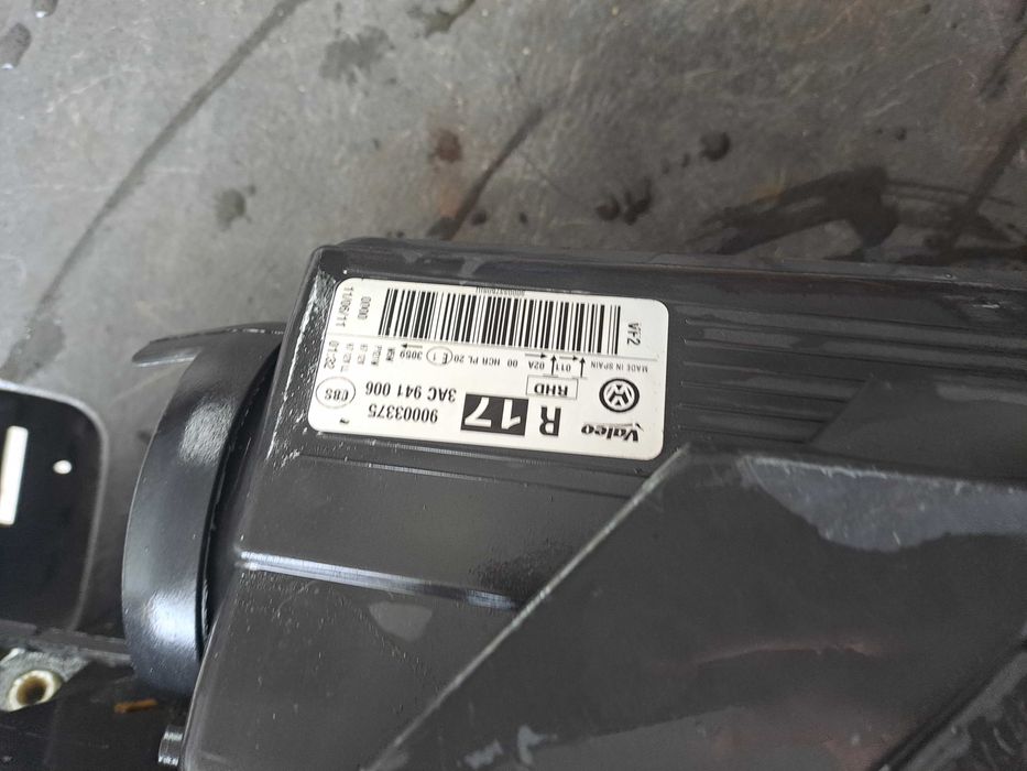 Far stanga dreapta Faruri Vw Passat Pasat B7 2010 - 2015 cod 3ac941006 3ac941005