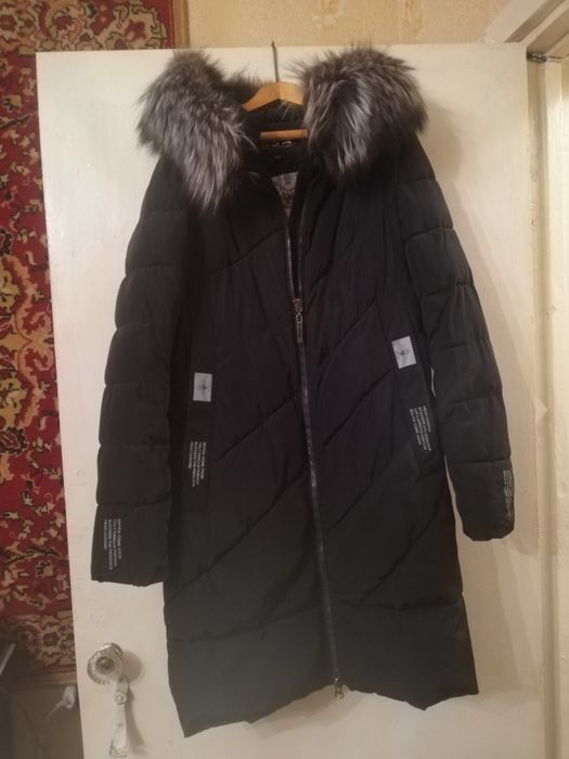 Пуховик зимний с мехом из чернобурки