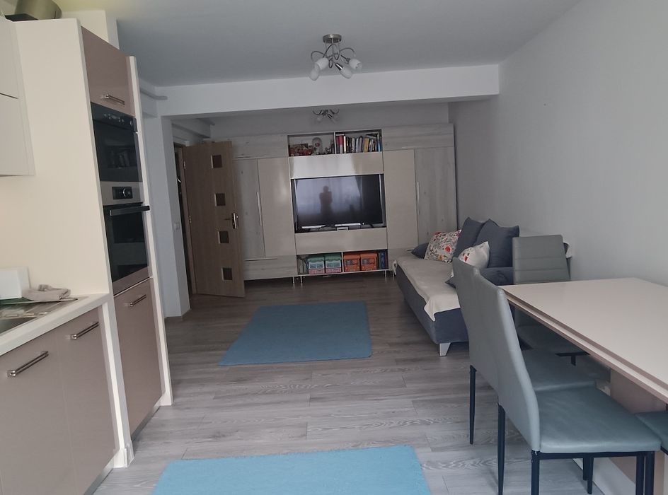 Apartament 46 m2 cu 2 camere si balcon+garaj 18 m2