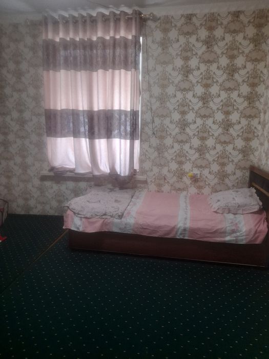 Уй сотилади 2хонали 3хона килинган 2этажкали дом пишиг гиштли 1чи этаж