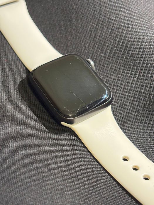 Продам Apple Wacth SE