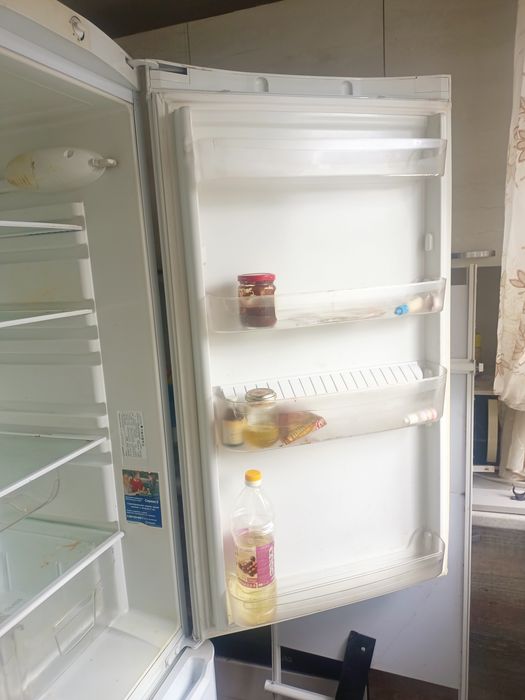 Продам холодильник индезит