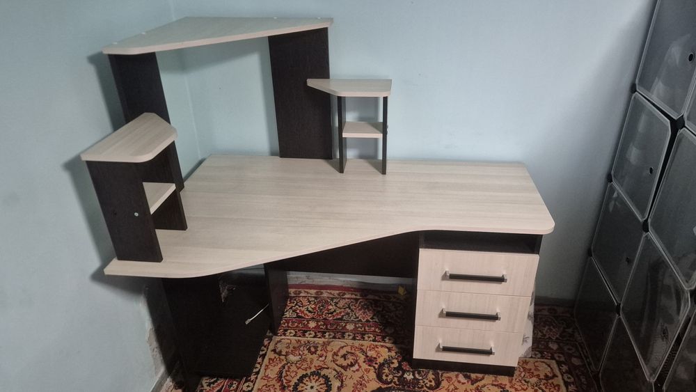 Продам компьютерный стол