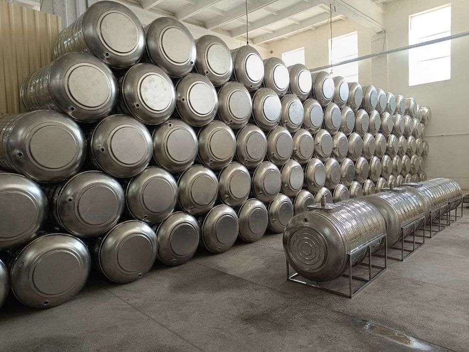 Бак (Ёмкост) для воды из нержавеющей стали марки 304 с подставкой