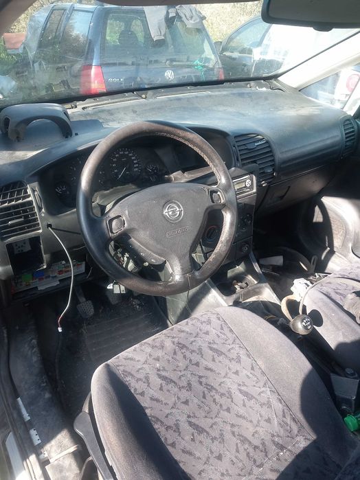 Продавам на части Opel zafira А 1.8 125к