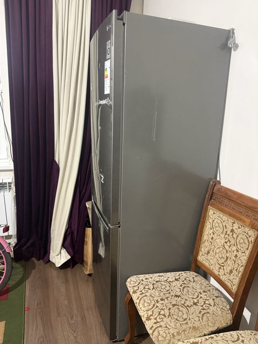Продаю холодильник LG
