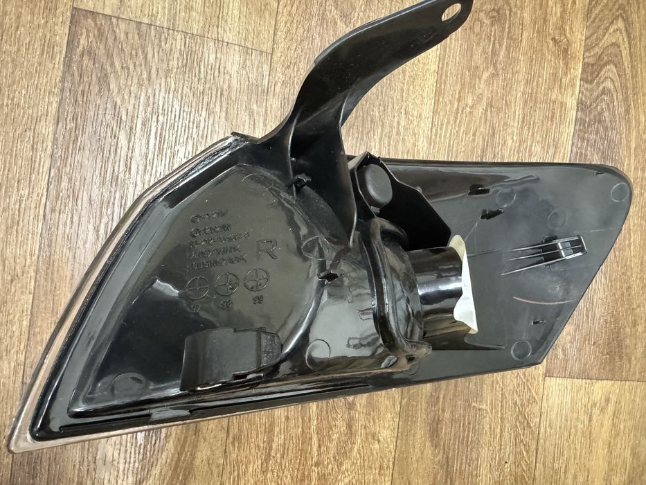 Передние поворотники Camry 20