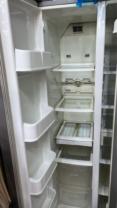 Холодильник двух дверный LG