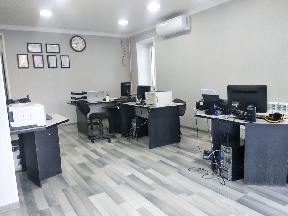 Продается нежилое помещение на 1 этаже 7  этажного дома.