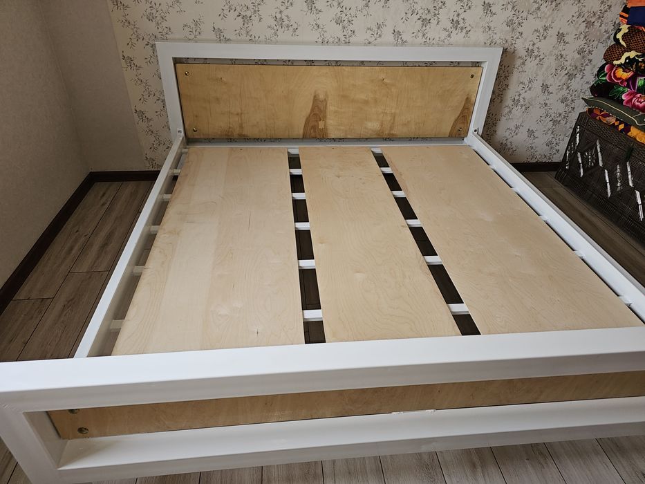 Кровать в стиле лофт