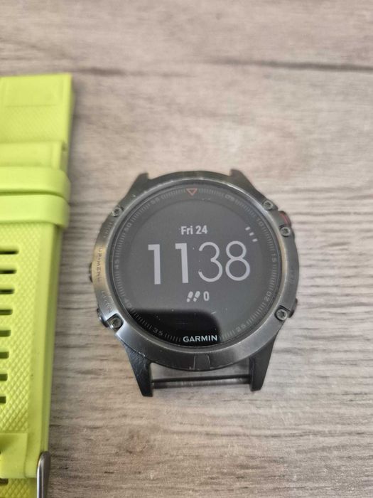 Часовник Garmin Fenix 5