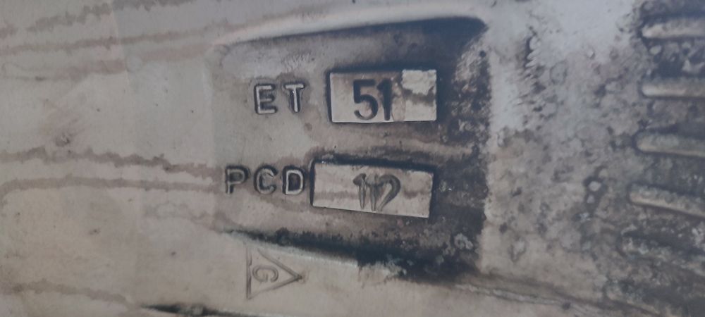 Джанти DEZENT със зимни гуми 5/112/18 размер на гумите 225/40/18