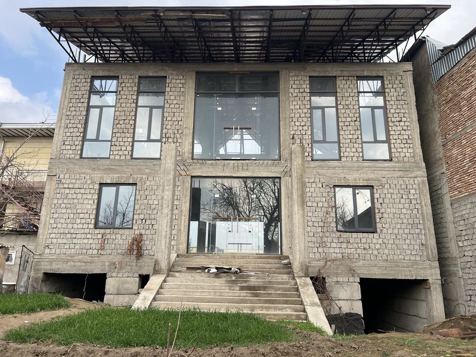 Шахрисабз центр, 540 м² коммерческое здание (2 этажа + подвал)