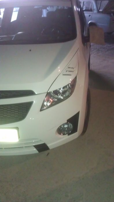 Спарк реснички на передние фары ветровики на двери дворники дуга юпка.