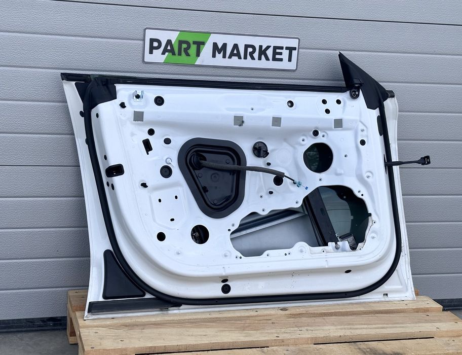 Предна лява врата AUDI A7 C8